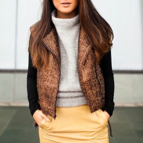 ALICE & OLIVIA Metallic Moto Vest - Picture 3 of 12